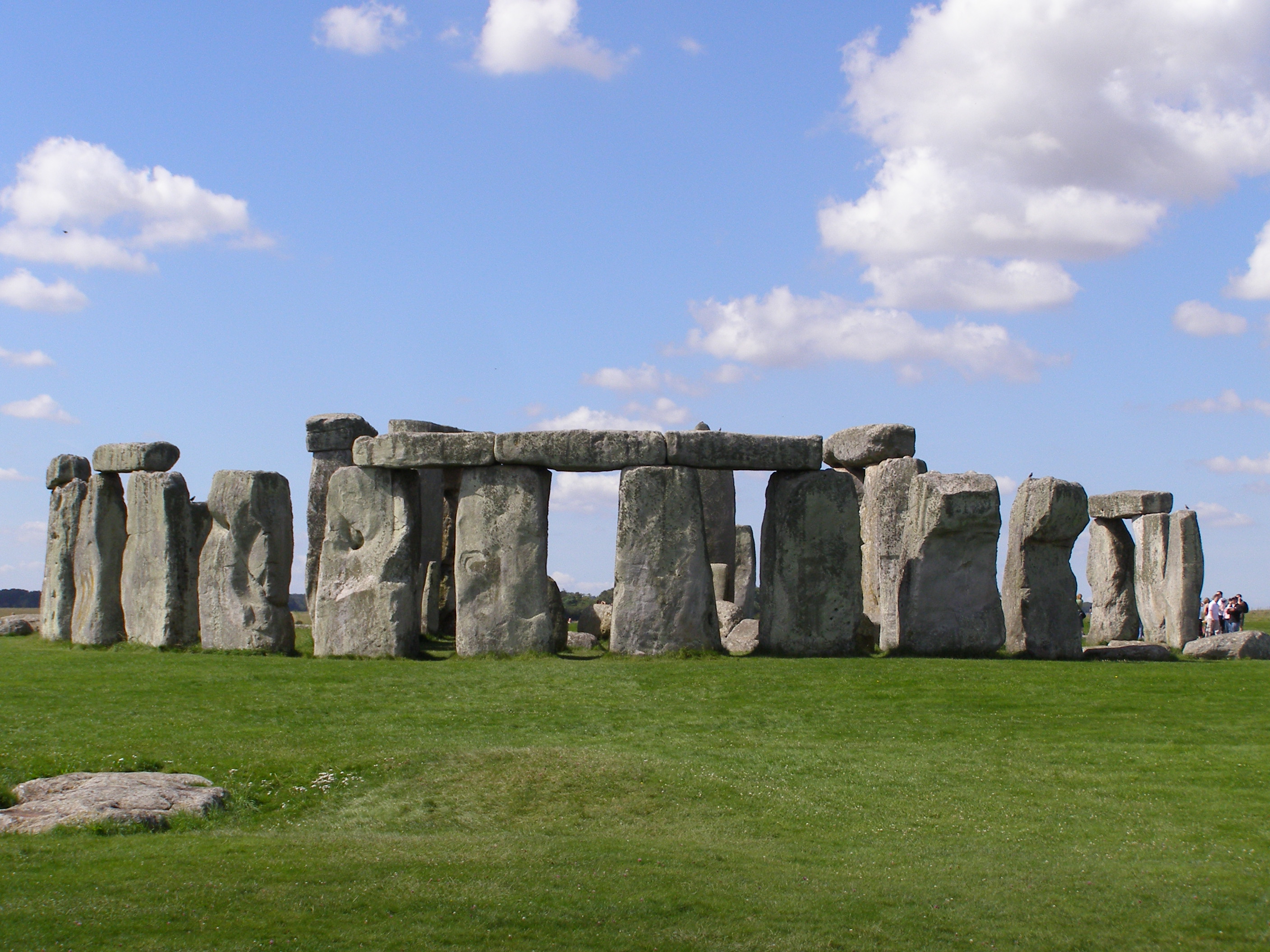 <a href="/content/Stonehenge" style="color:blue">Stonehenge</a>, in <a href="/content/Wiltshire" style="color:blue">Wiltshire</a>, was erected around 2500 BC.