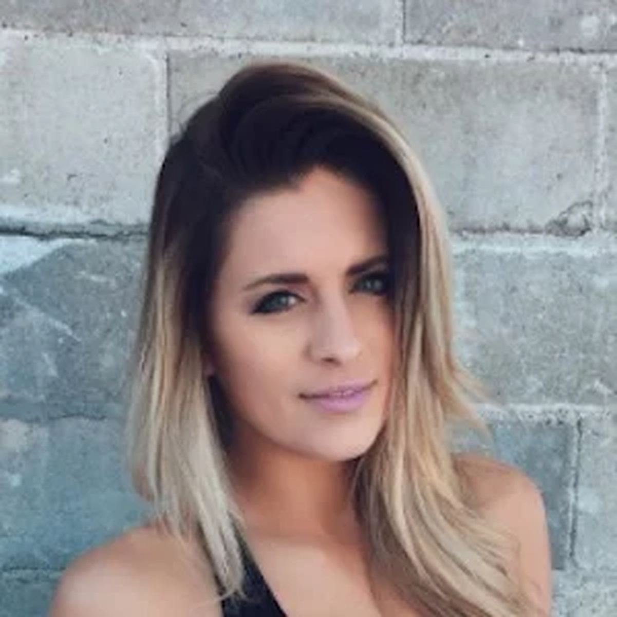 Whitney Simmons Wiki