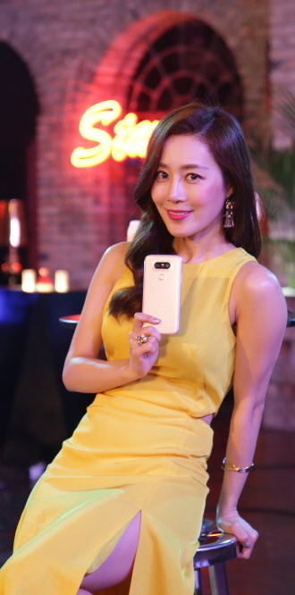 Moon Jeong-hee | Wiki | Everipedia