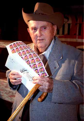 Colonel Tom Parker | Wiki & Bio | Everipedia